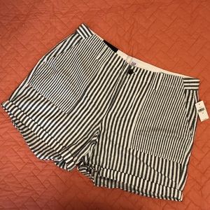 Gap Striped Girlfriend Chino Short 5” Inseam